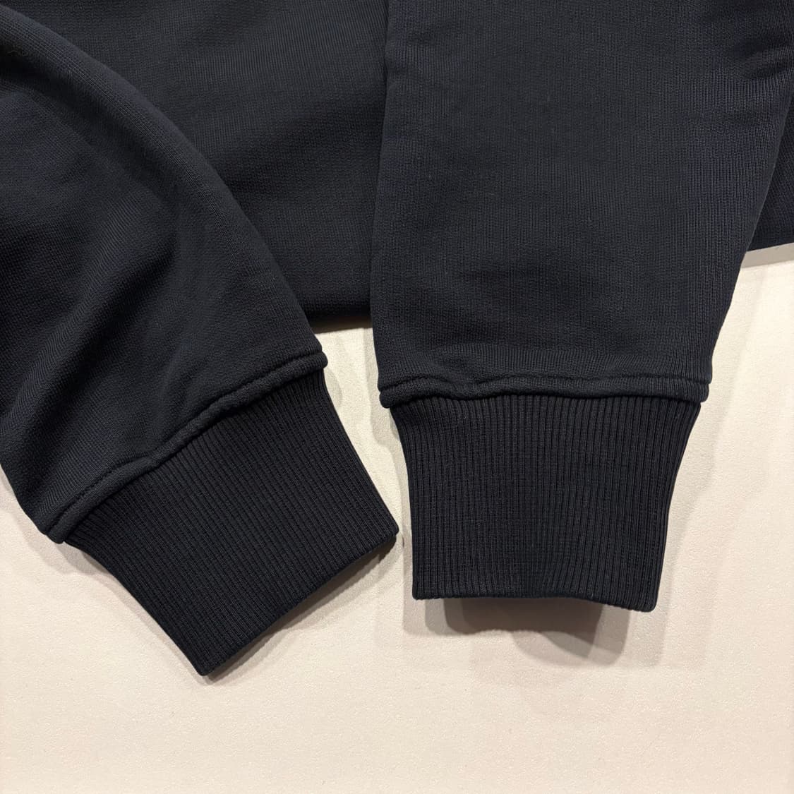 [L] 21s 아미 스몰 하트 블랙 맨투맨 B360 상품이미지10