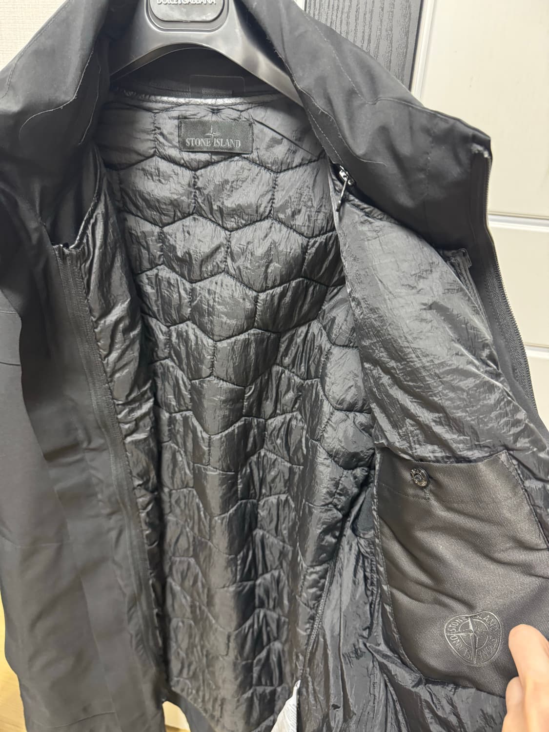 스톤아일랜드 고스트피스 탱크쉴드 블랙 상품이미지2