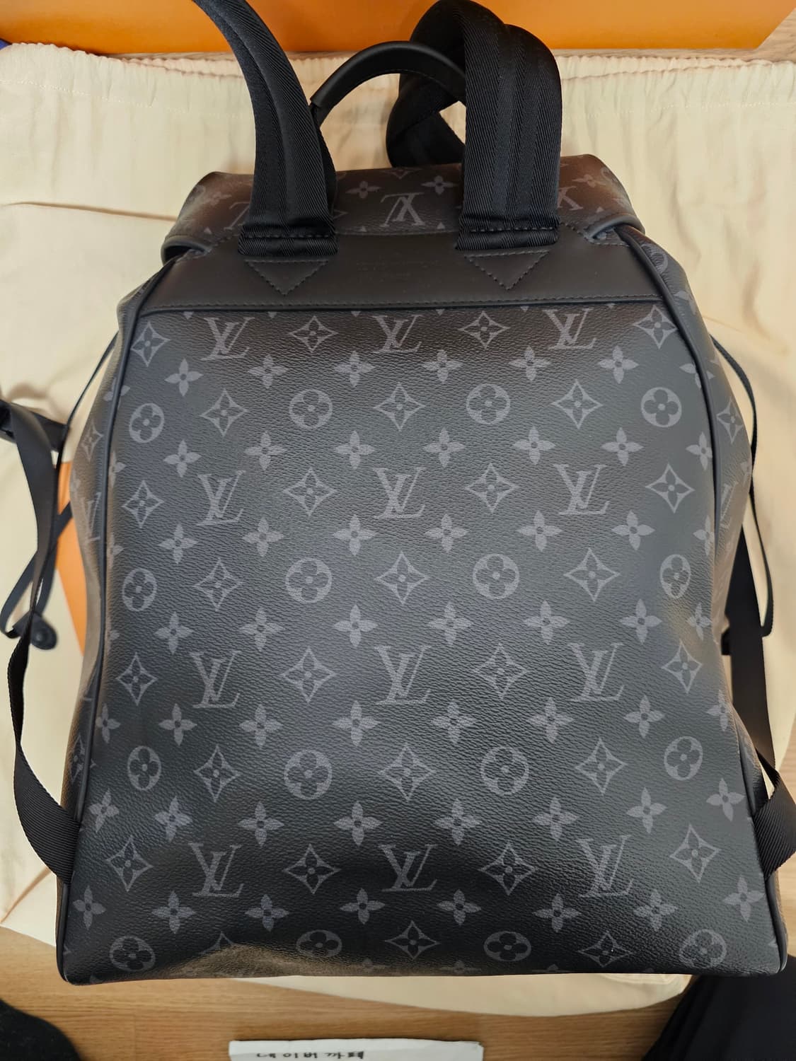 루이비통 퍼렐 이클립스 몽수리 백팩 신형 25년1월 상품이미지5