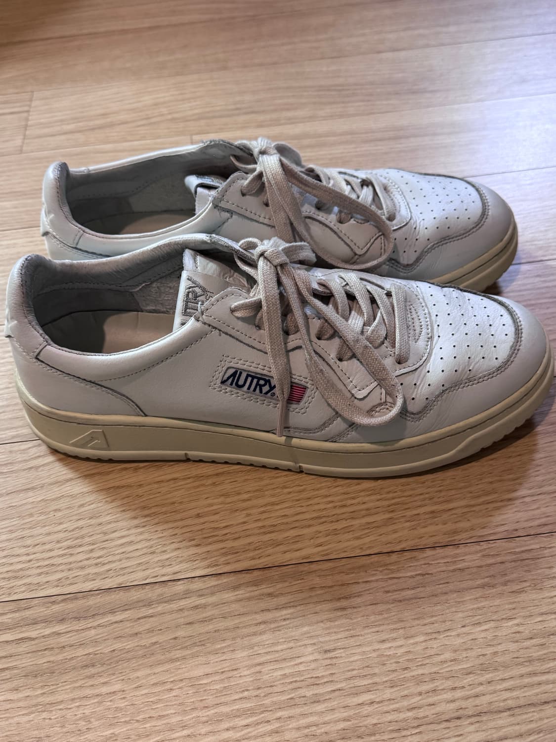 오트리 메달리스트 로우 레더 화이트 43 상품이미지2