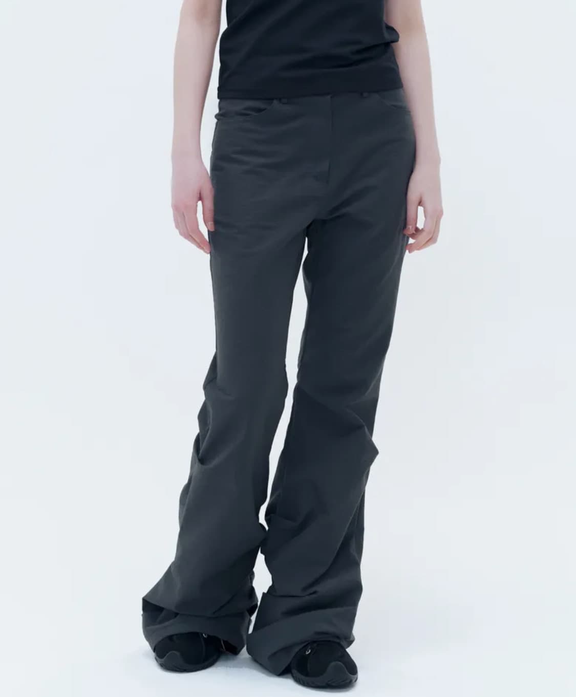 미세키서울 코튼 셔링 부츠컷 팬츠 차콜 1사이즈 상품이미지1