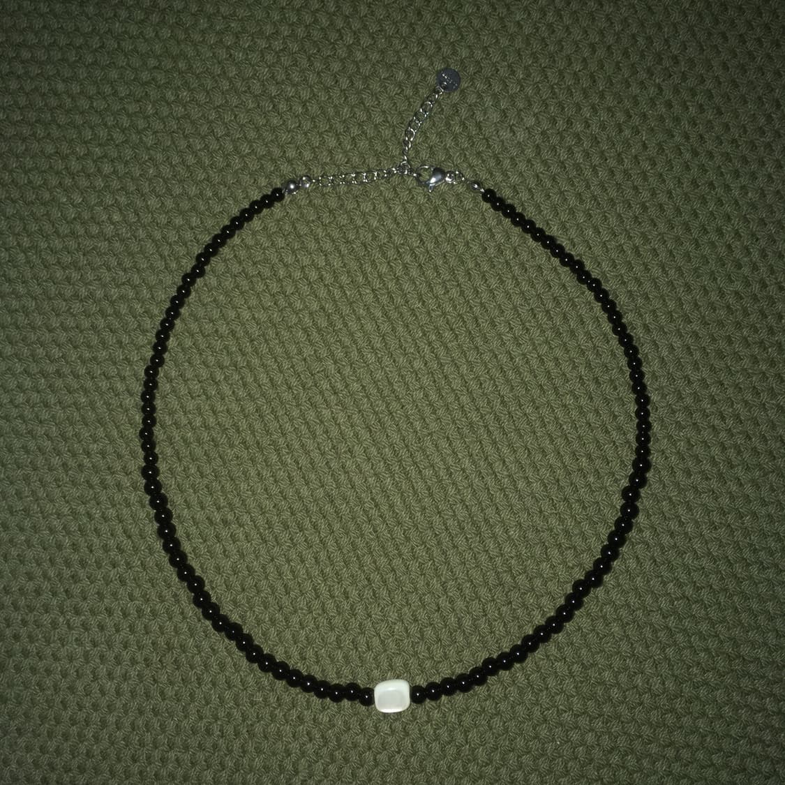 심플 화이트 자개 초커형 목걸이 상품이미지1
