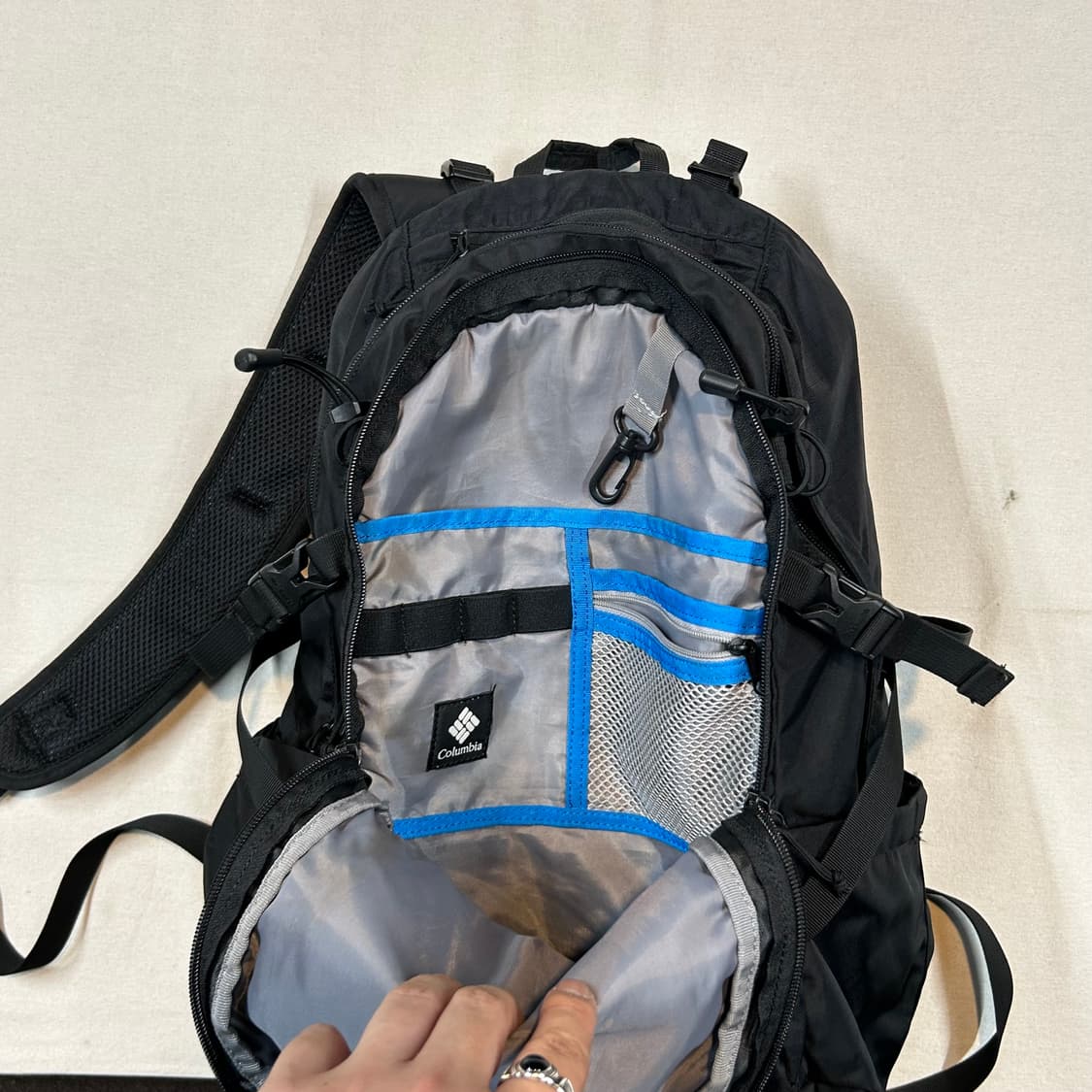 컬럼비아 아웃도어 백팩 가방 블랙 상품이미지4