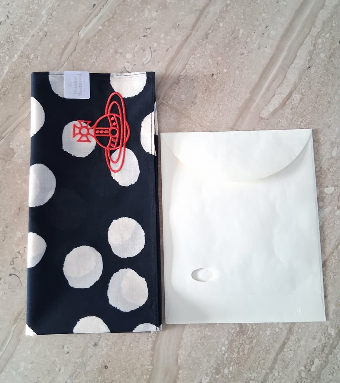 비비안웨스트우드 면 손수건 (새상품 with Case) 상품이미지3