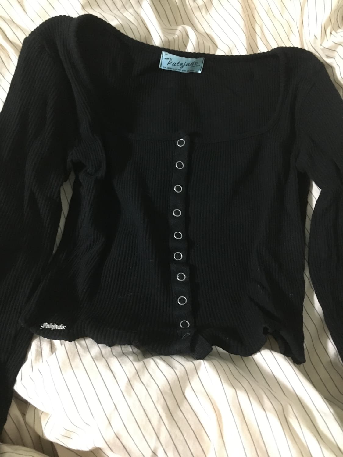 페일제이드 톤온톤 버튼업 탑 블랙 상품이미지3