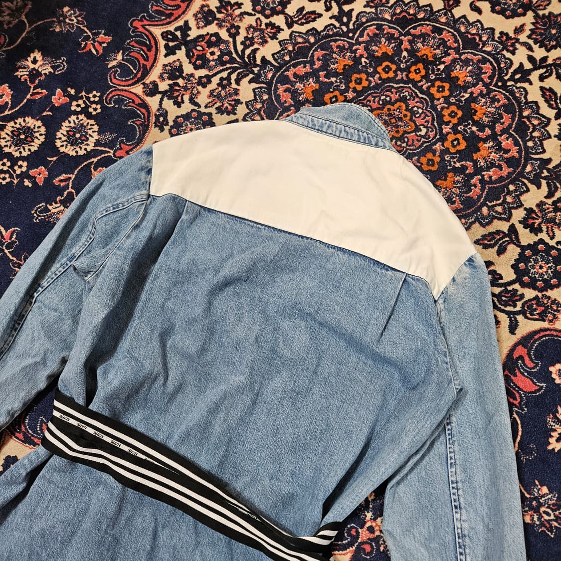 마쥬(Maje) 데님 배색 벨티드 미니 원피스 1size(55-66) 상품이미지4