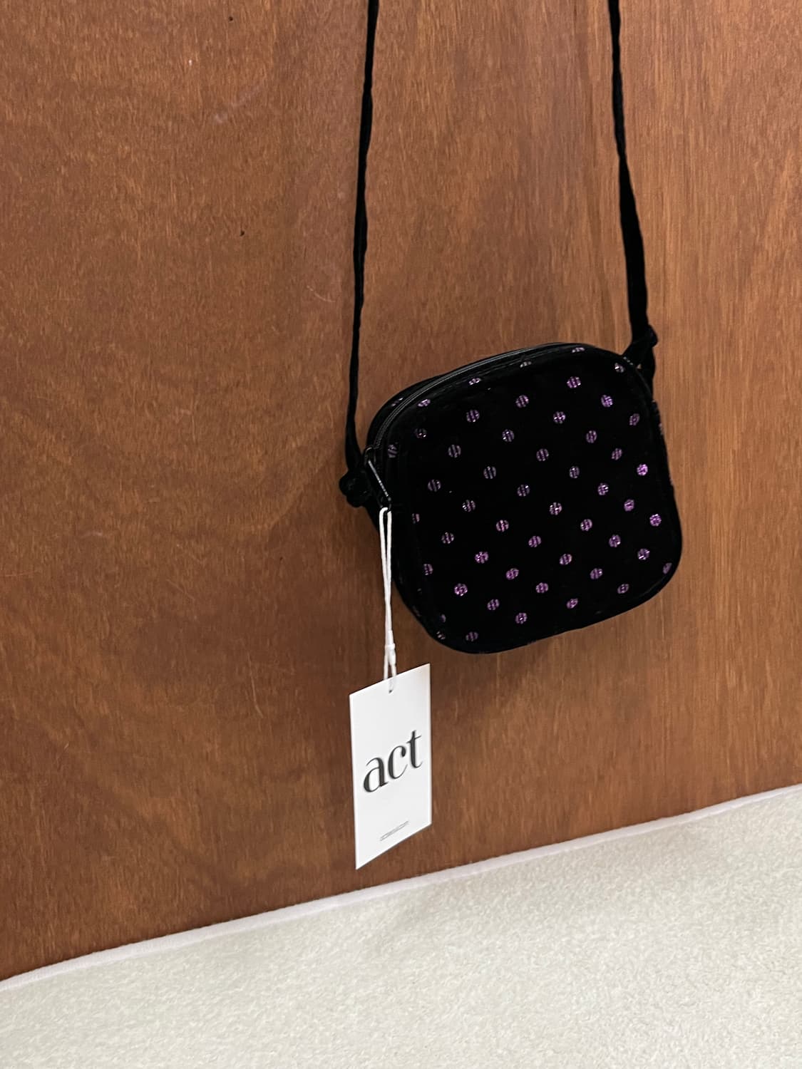 도트 패턴 벨벳 미니백  상품이미지6