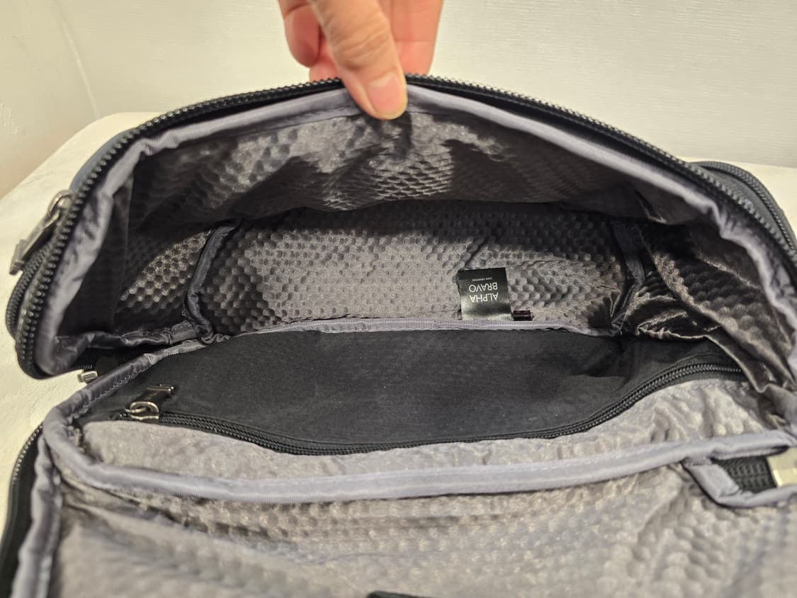 투미 알파 브라보 켈리 루미니 슬링백 (희귀) 상품이미지9