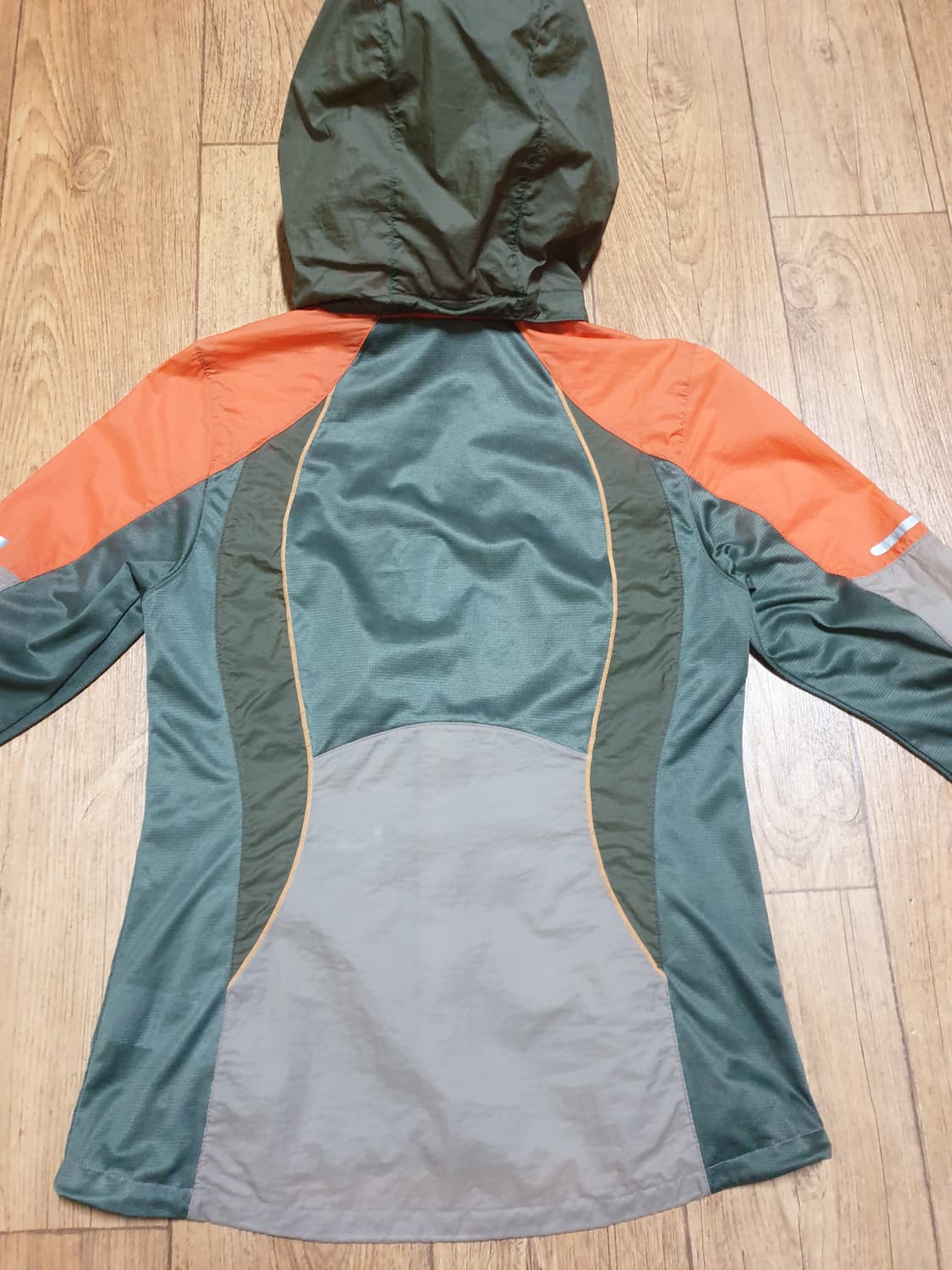 1136 라푸마 아웃도어 바람막이 85~90 사이즈입니다 상품이미지5