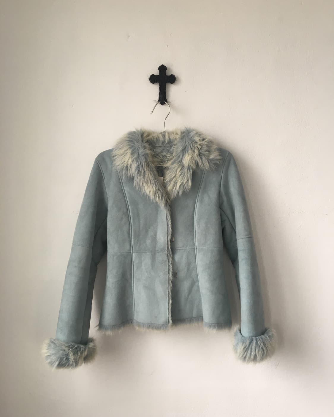 Fake fur blue mustang 상품이미지2