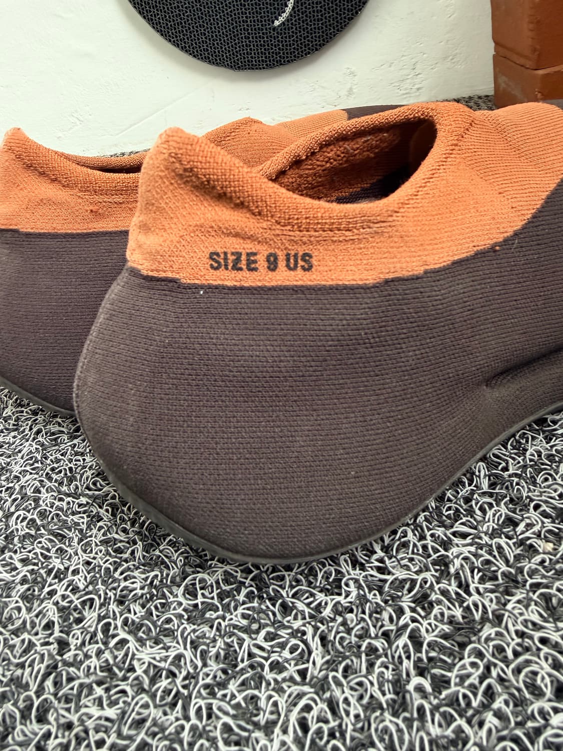 아디다스 이지 니트 러너 '스톤 카본 Adidas Yeezy Knit 상품이미지5