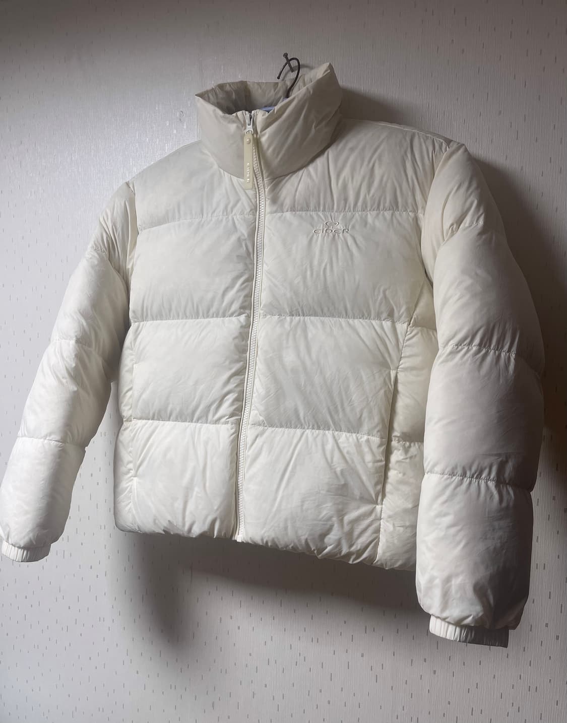 아이더 정품 여성용 장원영 구스다운 패딩 상품이미지2