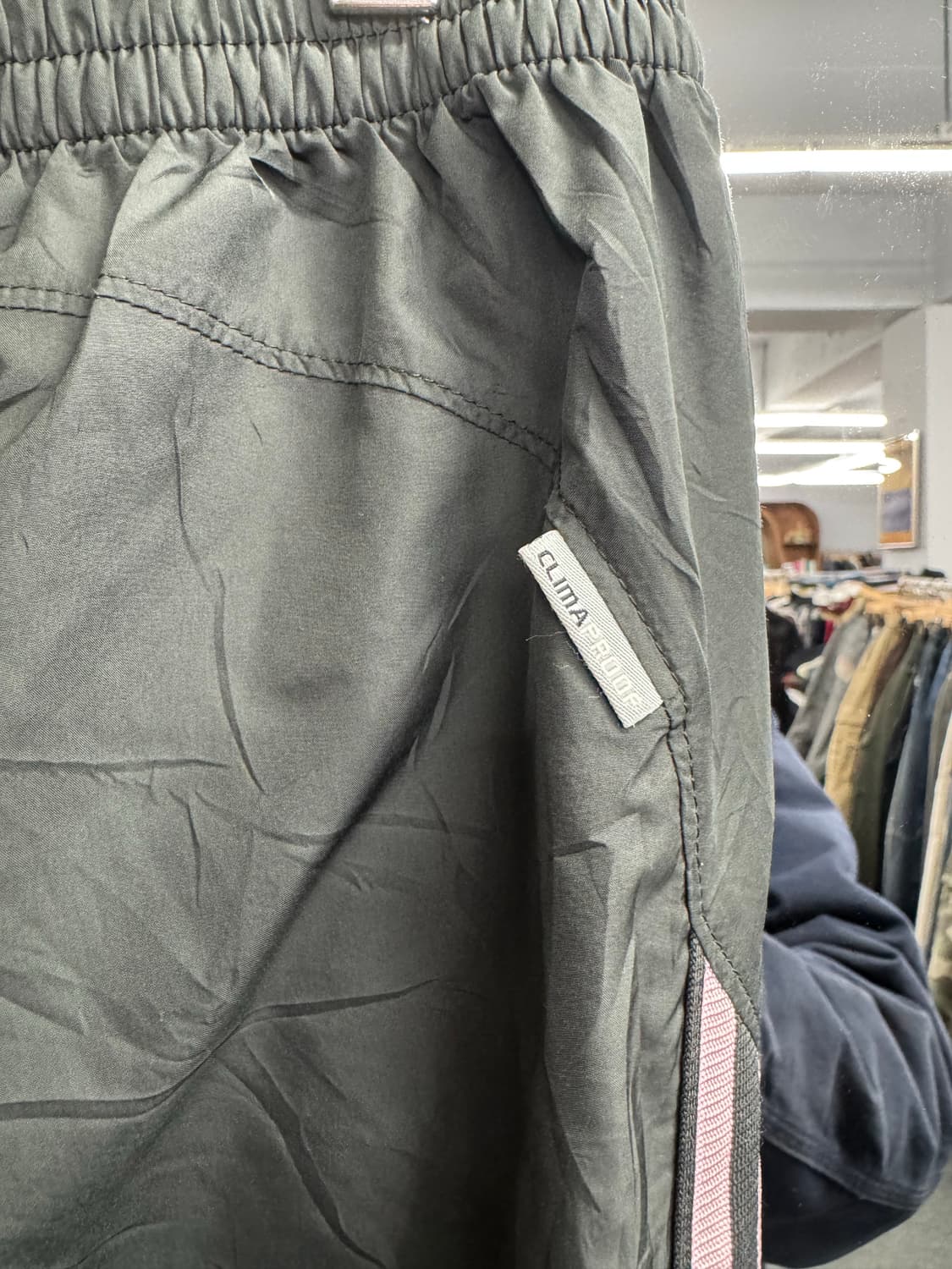 아디다스 올드스쿨 차콜/핑크 삼선 트레이닝 팬츠 상품이미지4