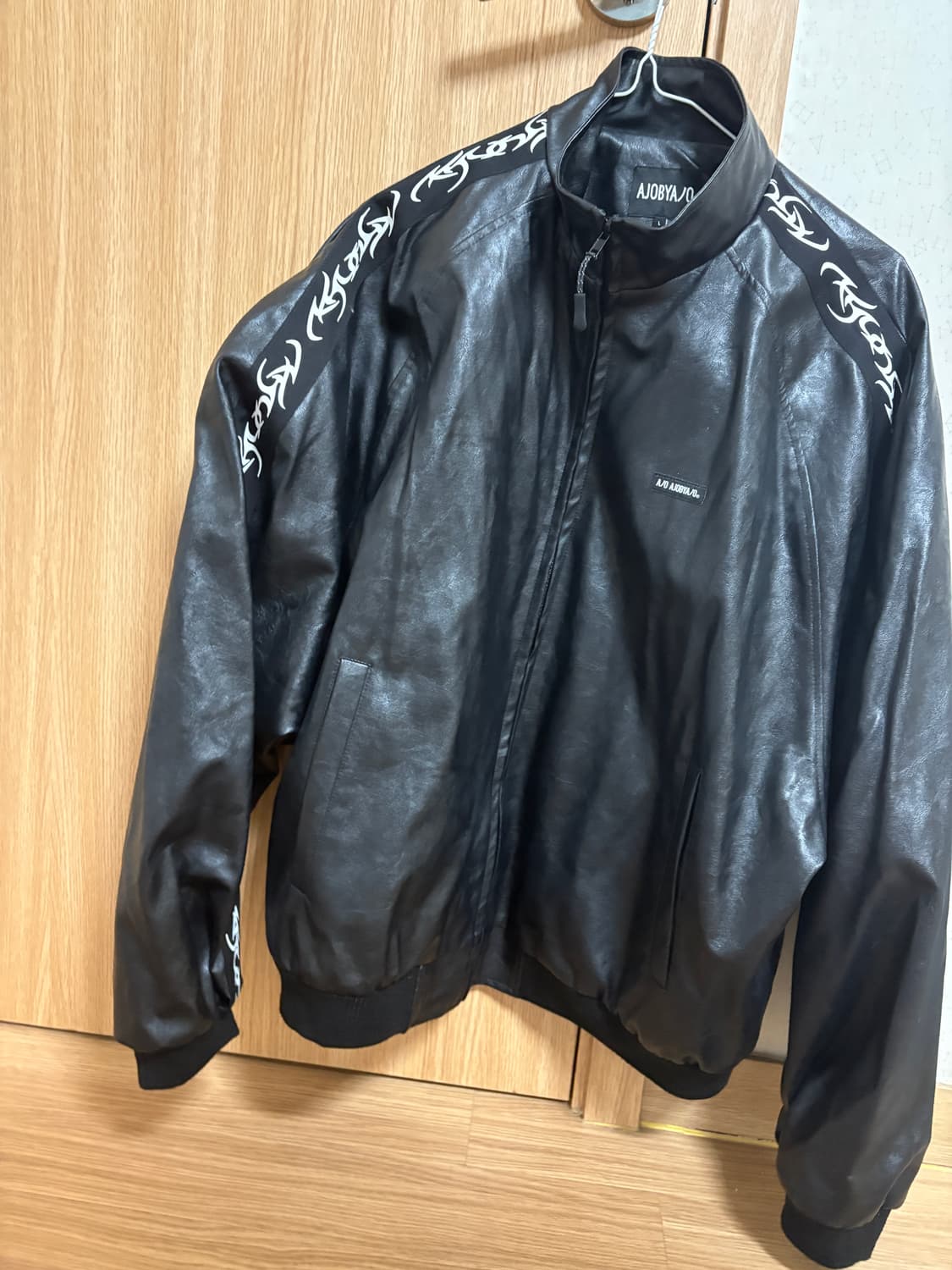 아조바이아조 레더 트랙 셋업 판매합니다 상품이미지5