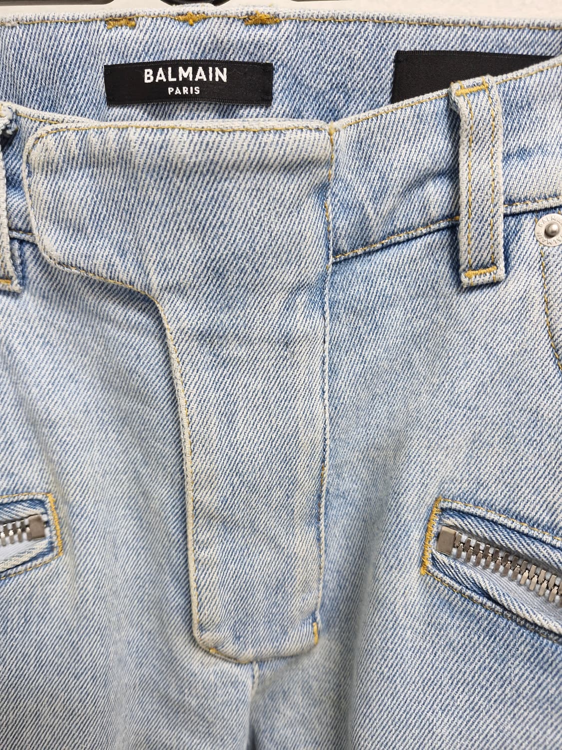 [29] 발망 신형 FW24 라이트 워싱 바이커 데님 진 상품이미지3