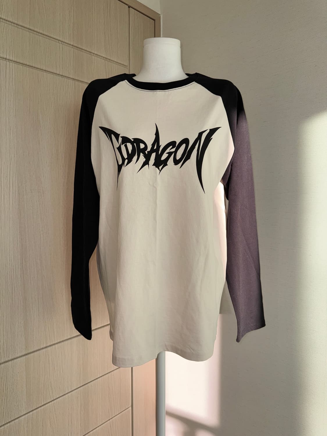 지드래곤 위버멘쉬 래글런 롱슬리브 티셔츠 (새상품) 상품이미지2