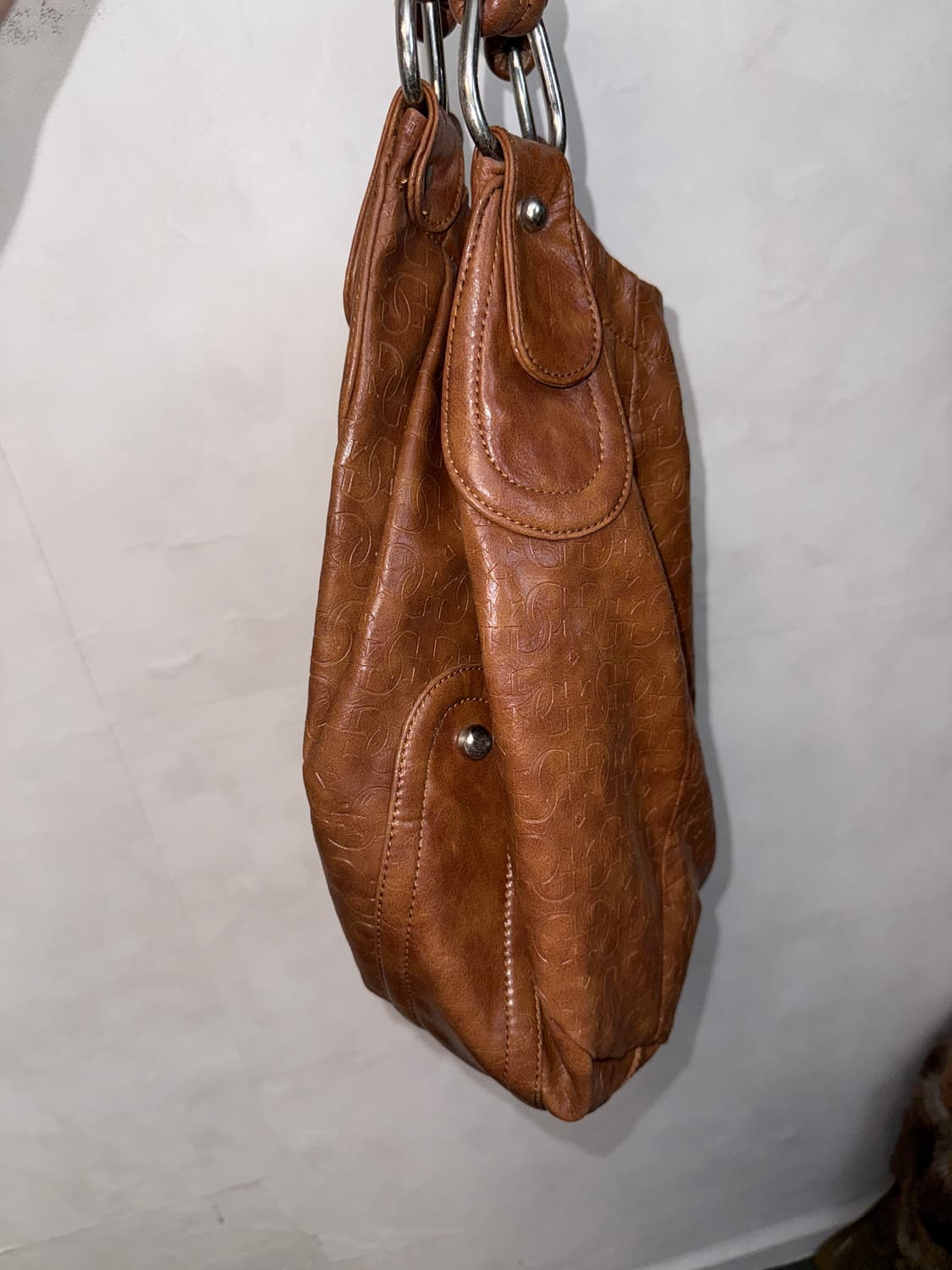Guess brown leather logo shoulder bag 상품이미지4