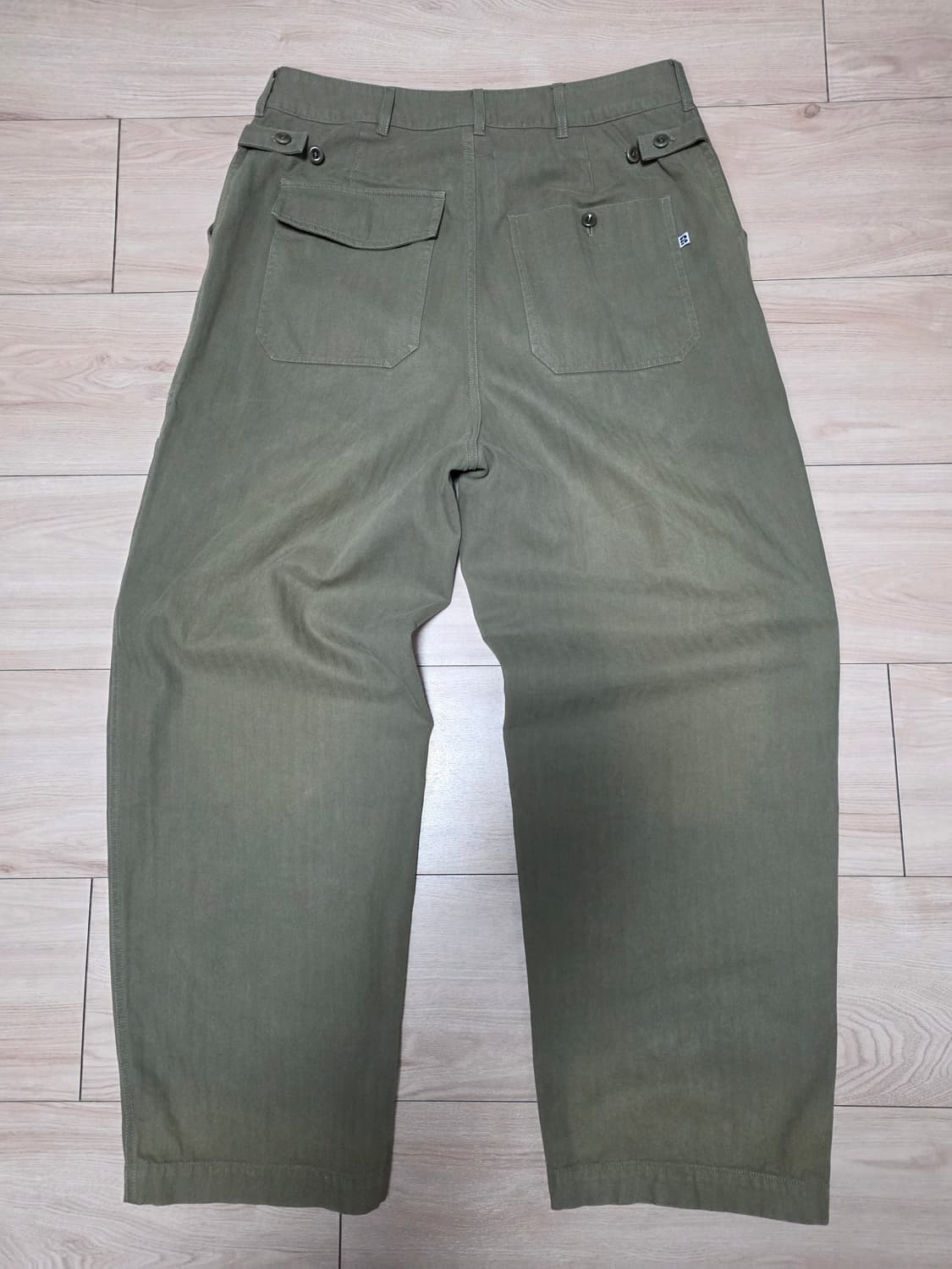 [32"] 비헤비어 HEMMED MIL Pants 팝니다 상품이미지2