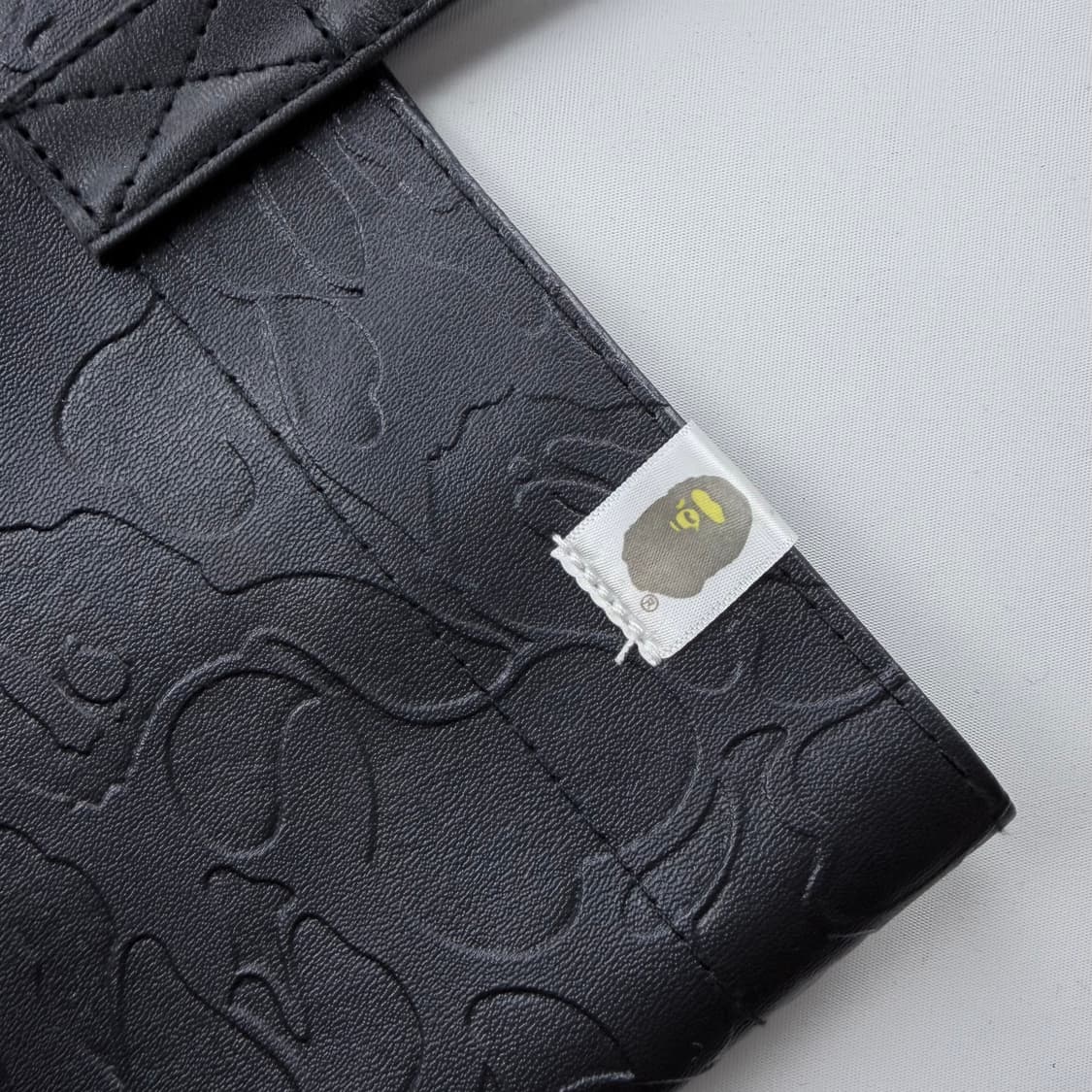 베이프 레더 토트백 상품이미지4