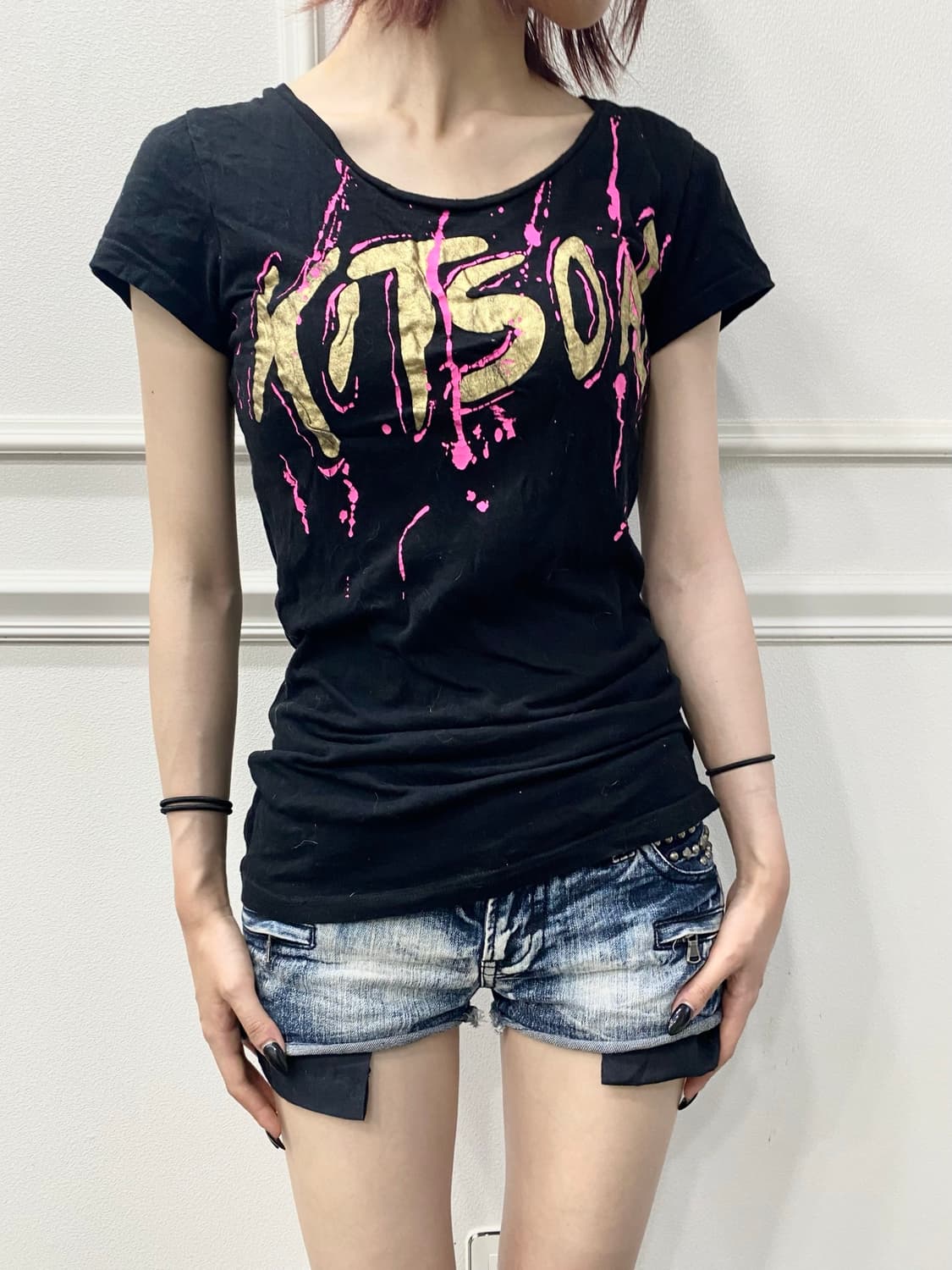 2000s Y2K Kitson Print Slim Fit Tee 상품이미지4
