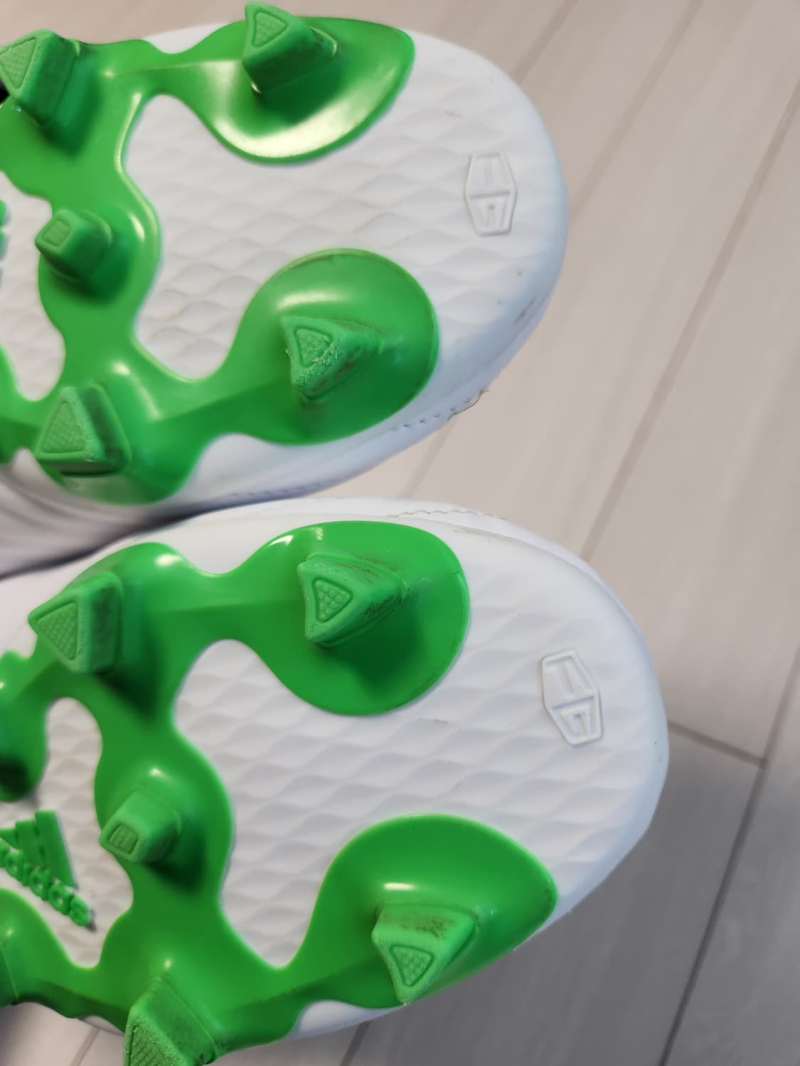 아디다스 축구화 코파 19.4 FG D98069 사이즈260

축구화/남 상품이미지9