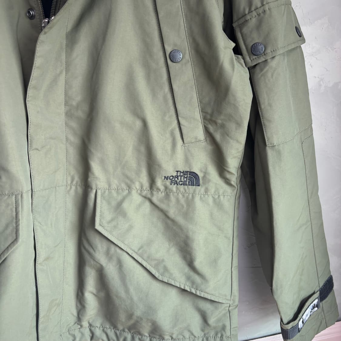 노스페이스 화이트라벨 바람막이 자켓 카키 상품이미지4