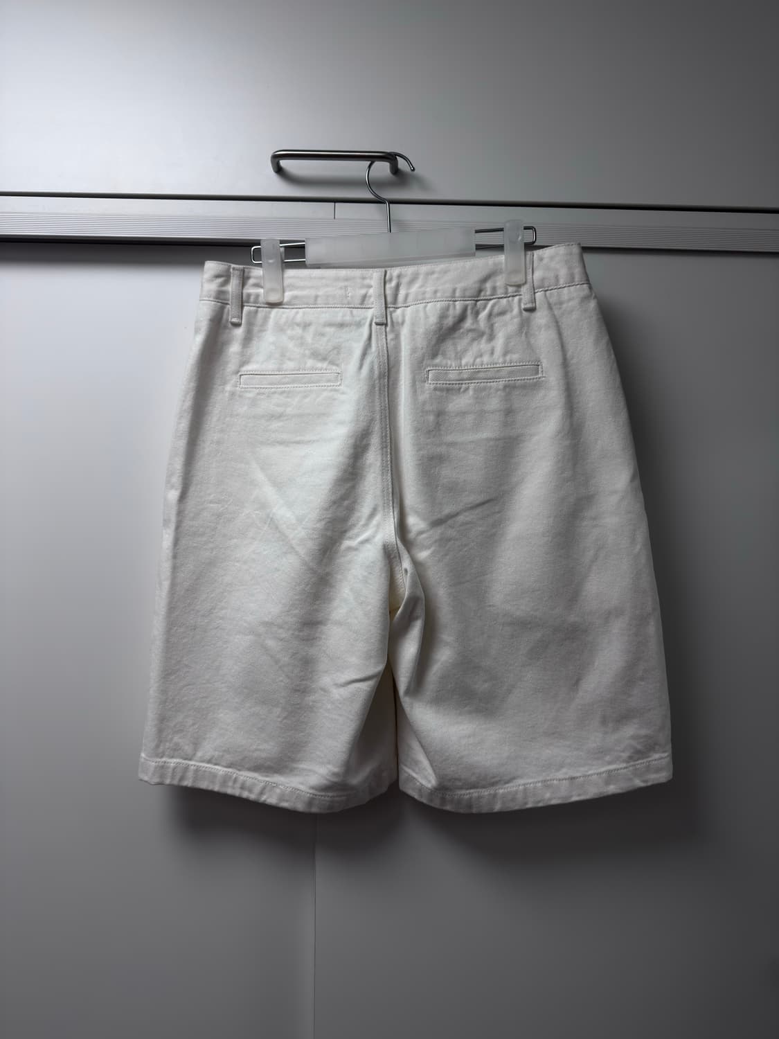 아모멘토 컷 오프 데님 쇼츠 상품이미지2