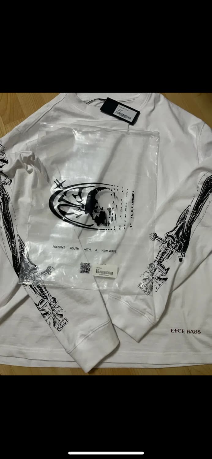 [새상품] ETCE 크로스 스워드 긴팔 티셔츠 화이트 상품이미지1