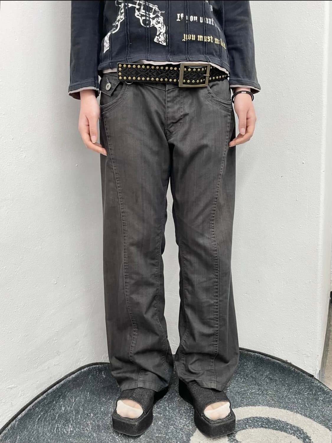 빈티지 블랙 코팅 버튼 절개 팬츠 상품이미지1