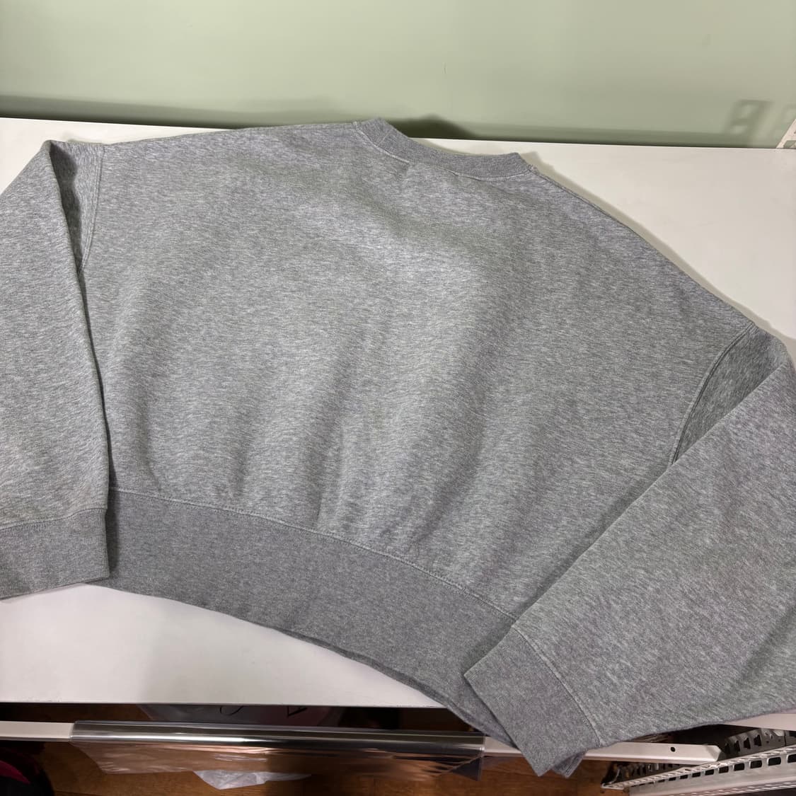 우먼FREE 나이키 그레이 오버핏 숏 맨투맨 상품이미지3