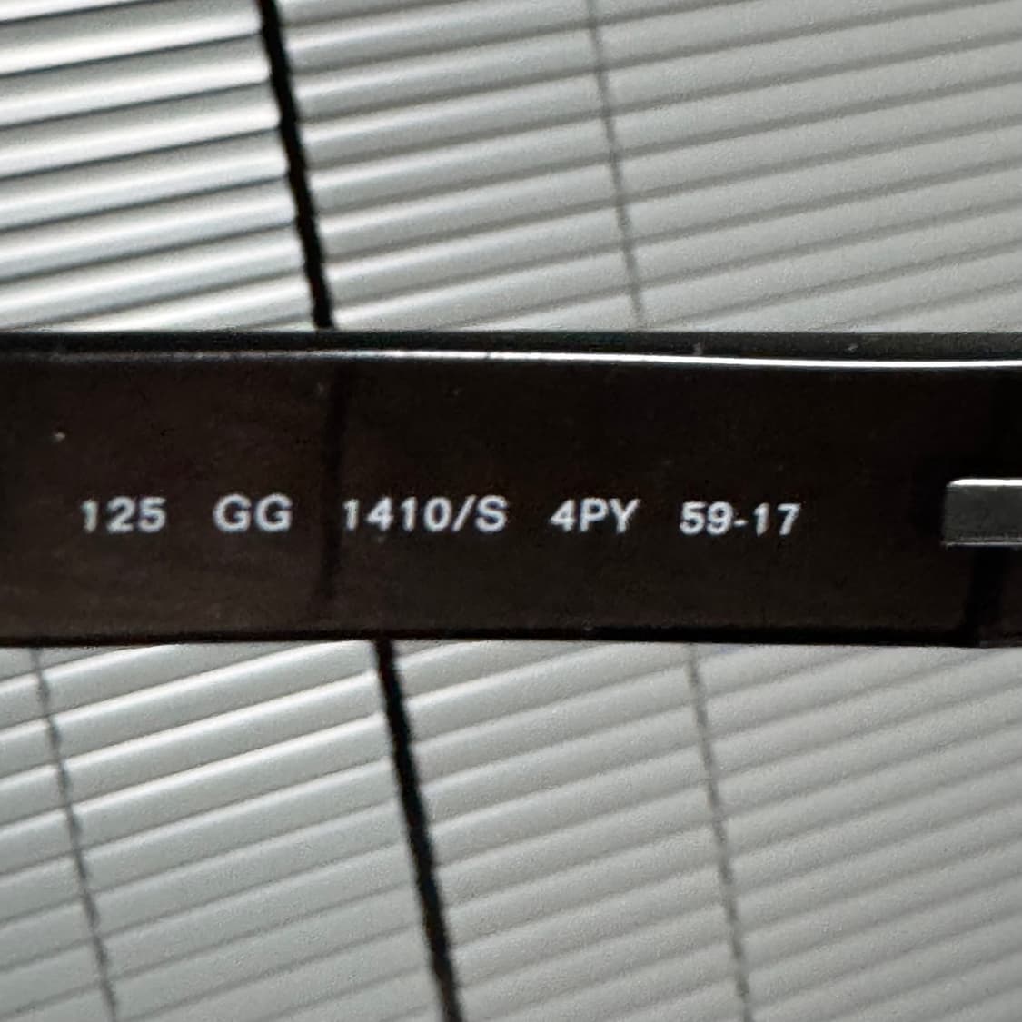 Gucci Black Sunglasses 상품이미지6