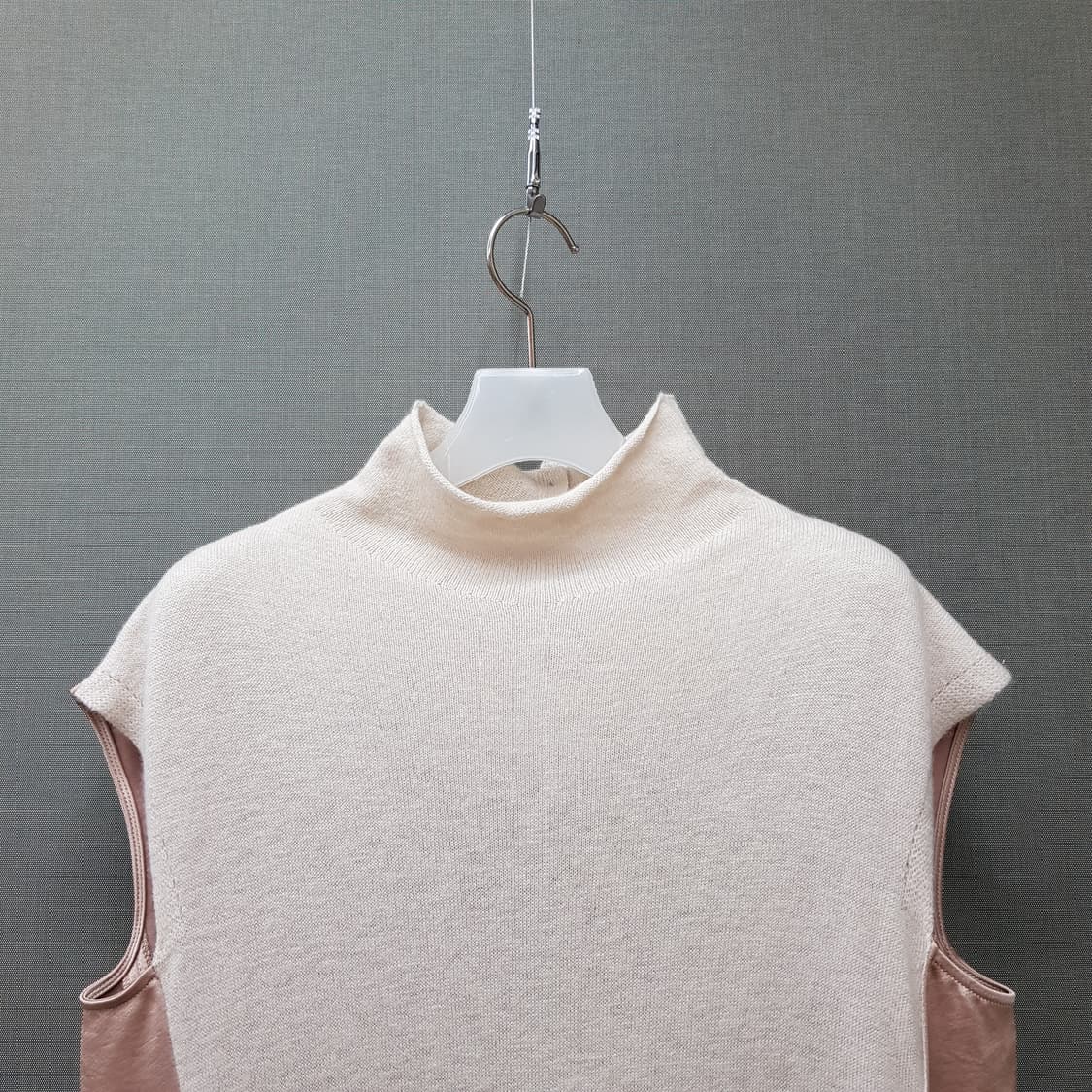 한섬 시스템 투톤 니트 배색 슬리브리스 롱 원피스 88-98-165 상품이미지2