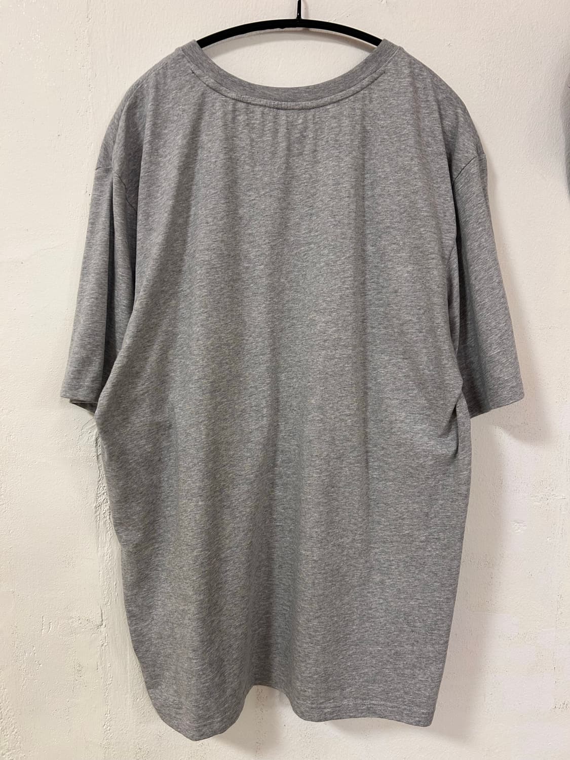 게스 회색 반팔티 (110) 상품이미지4