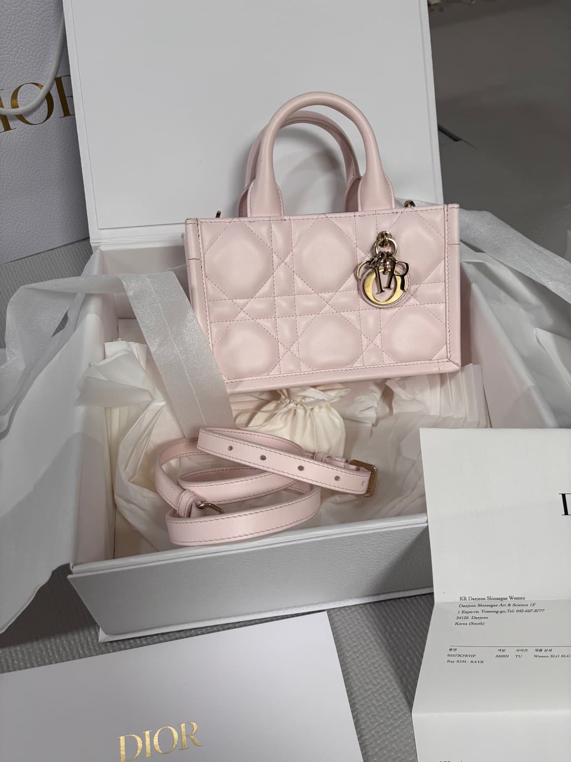 디올 북토트 미니 스트랩백 S5573OWHP 상품이미지1