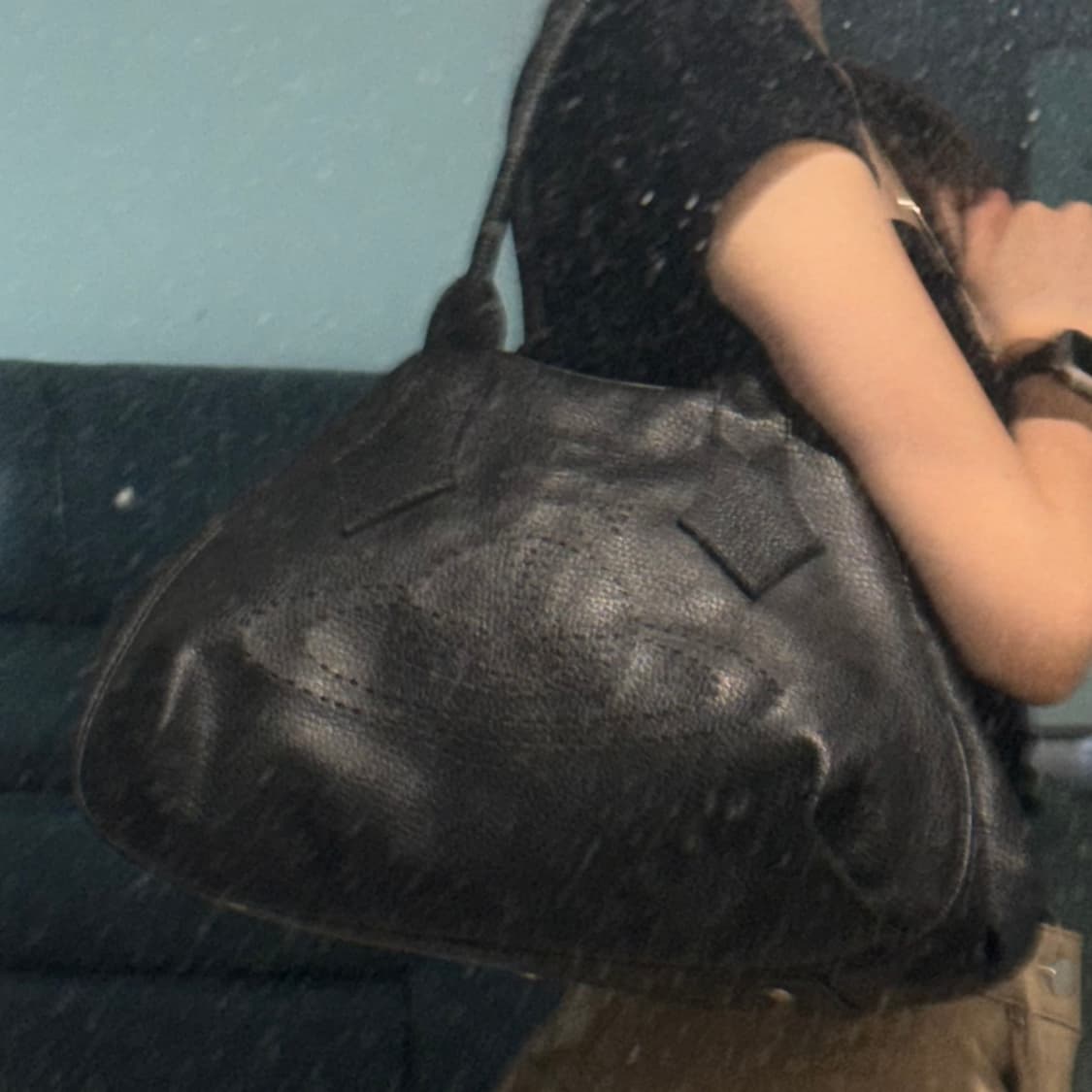 비비안웨스트우드 펀칭 ORB로고 야스민 토트백 상품이미지1