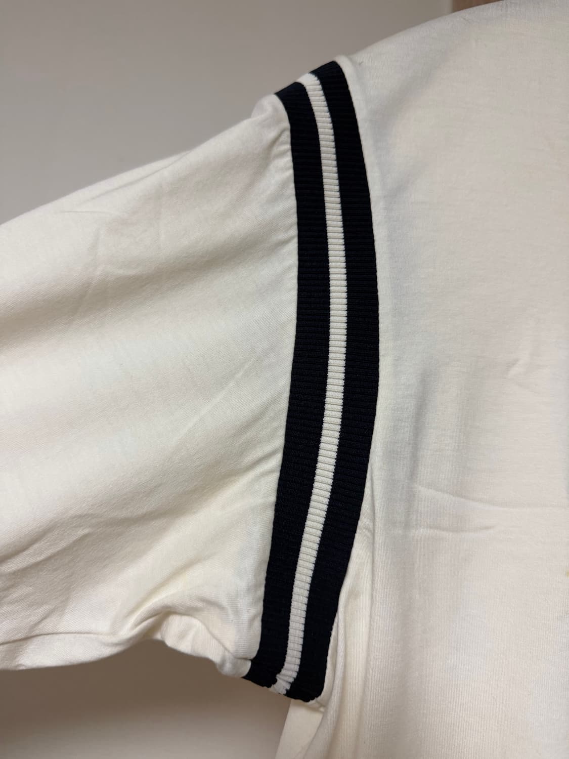 아크네스튜디오 티셔츠 상품이미지2