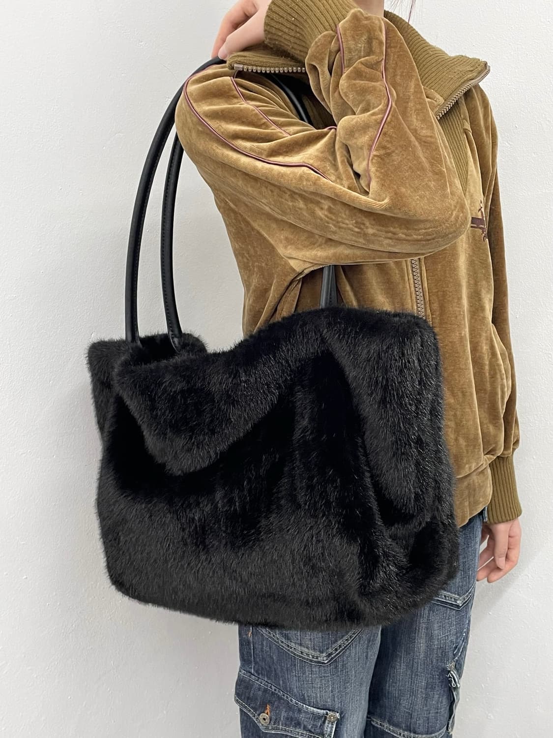 블랙 퍼 쇼퍼백 🖤 상품이미지2