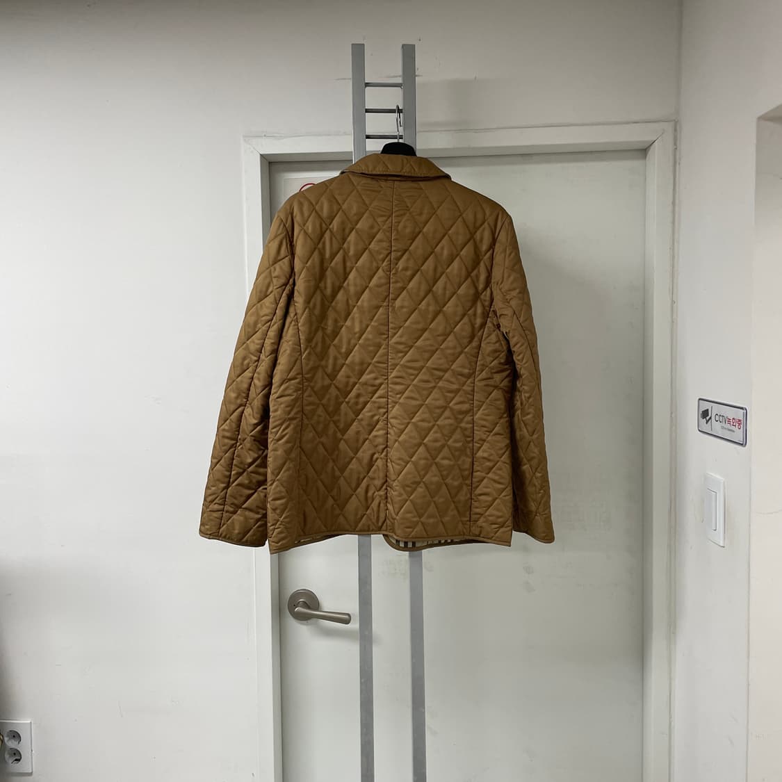 버버리 퀄팅 자켓 - 상품이미지8