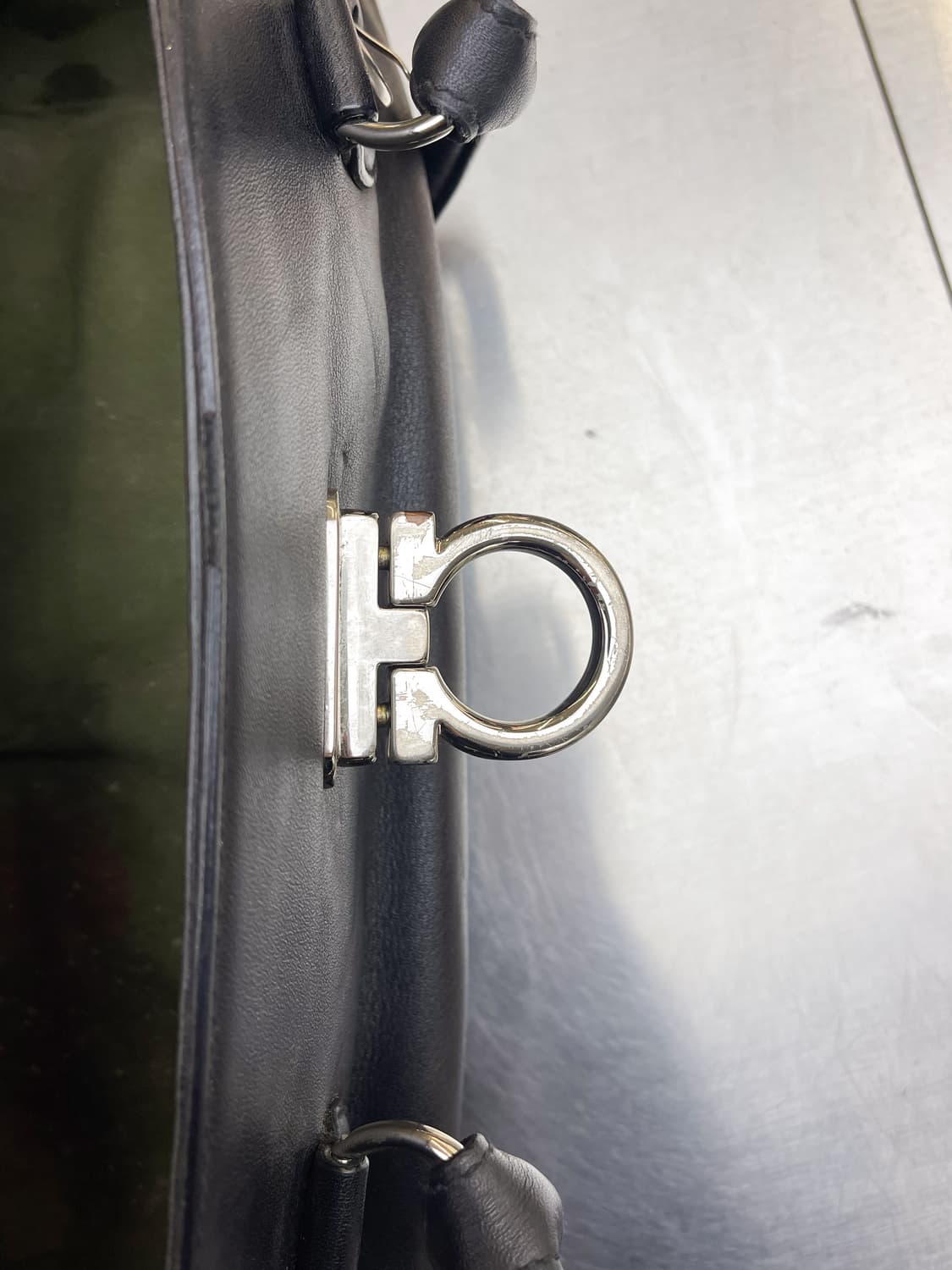 살바토레 페라가모 간치니 바게트 백 상품이미지10