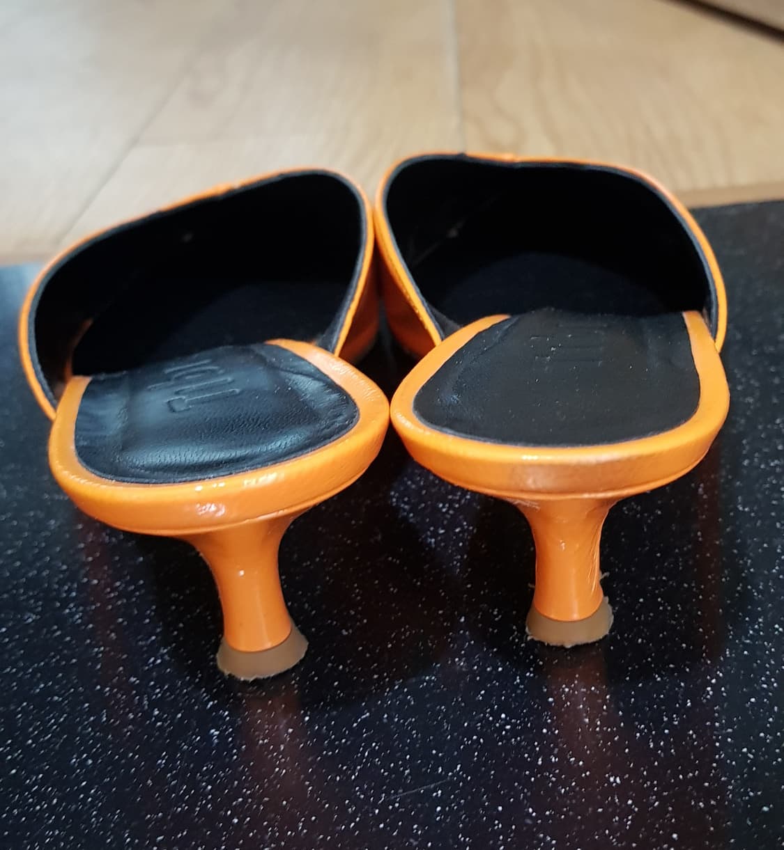 Tibi 물 센달 상품이미지3