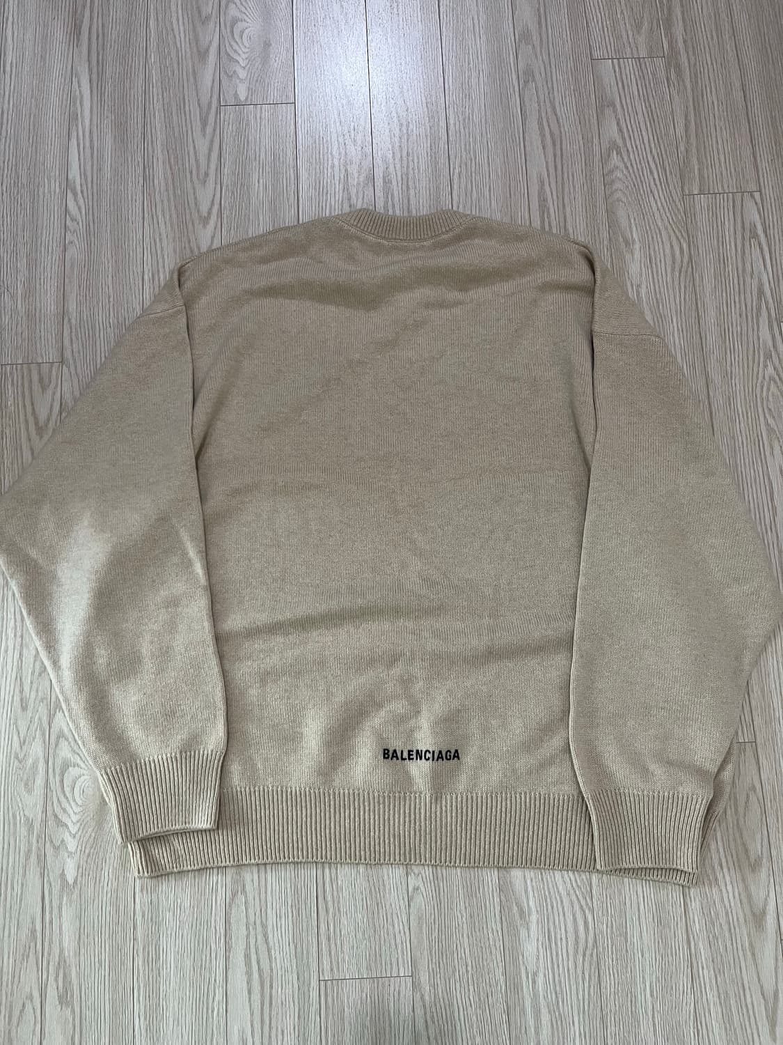 발렌시아가 캐시미어 베이지 니트 상품이미지2