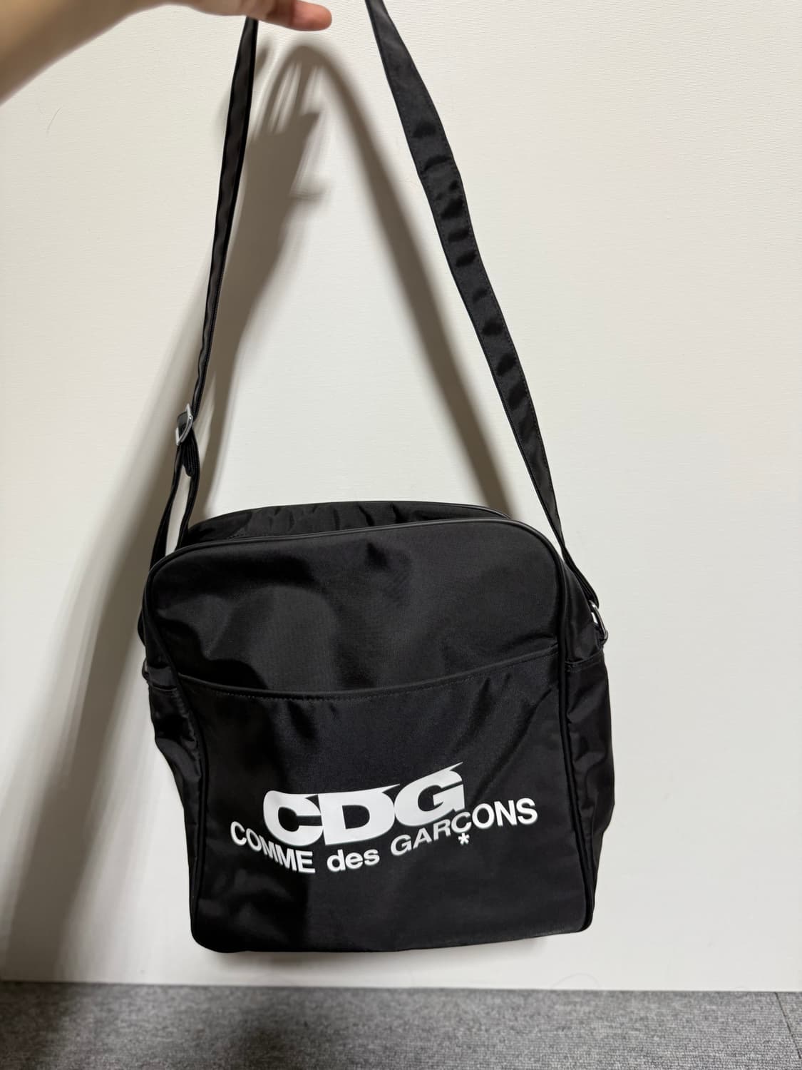 꼼데가르송 CDG 블랙 메신저백 상품이미지1