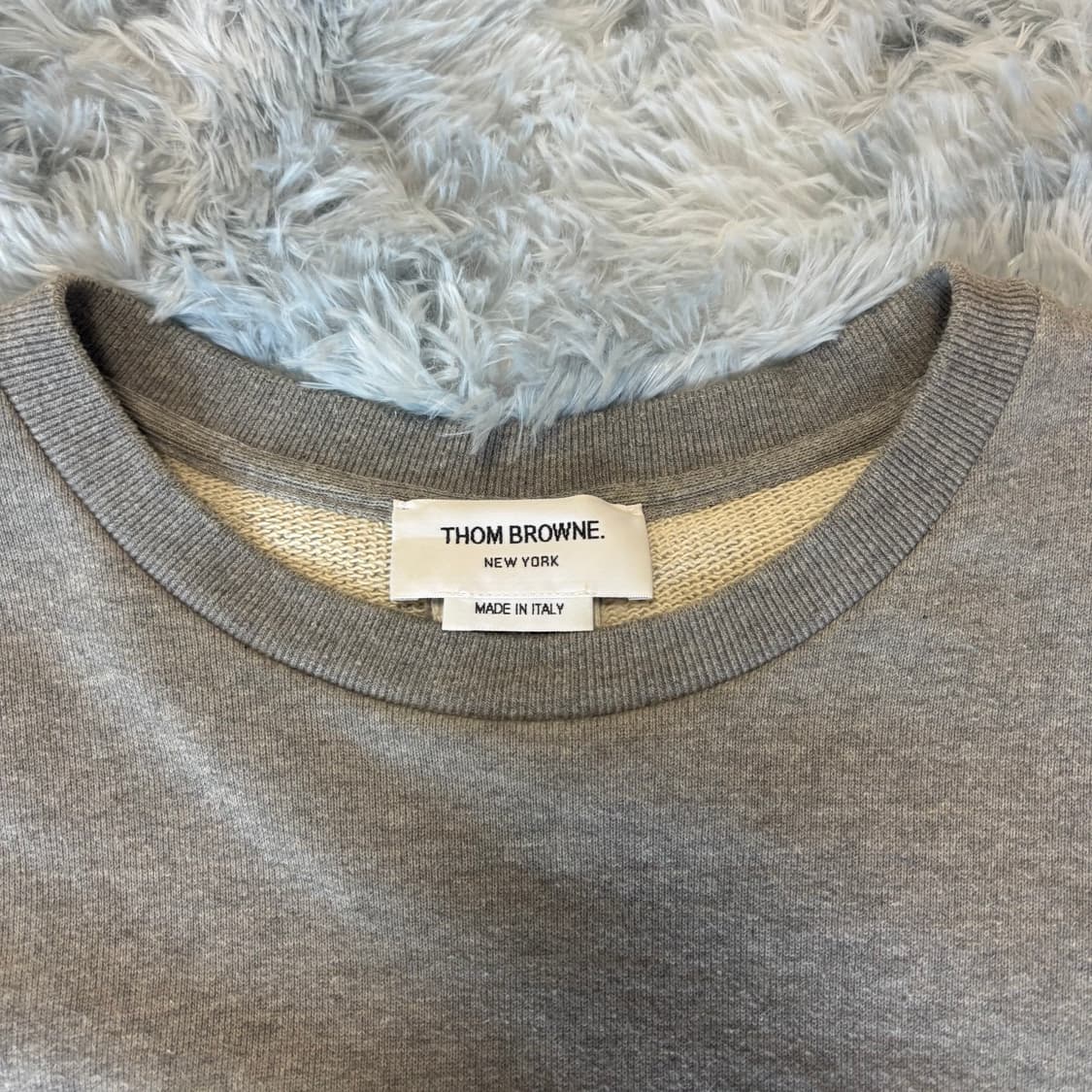 [2 Size] 톰브라운 백삼선 맨투맨 상품이미지4