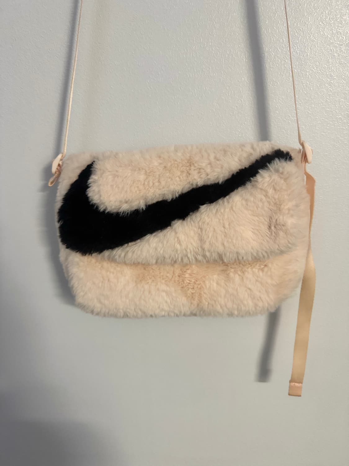 나이키 푸츄라 크로스백 상품이미지2