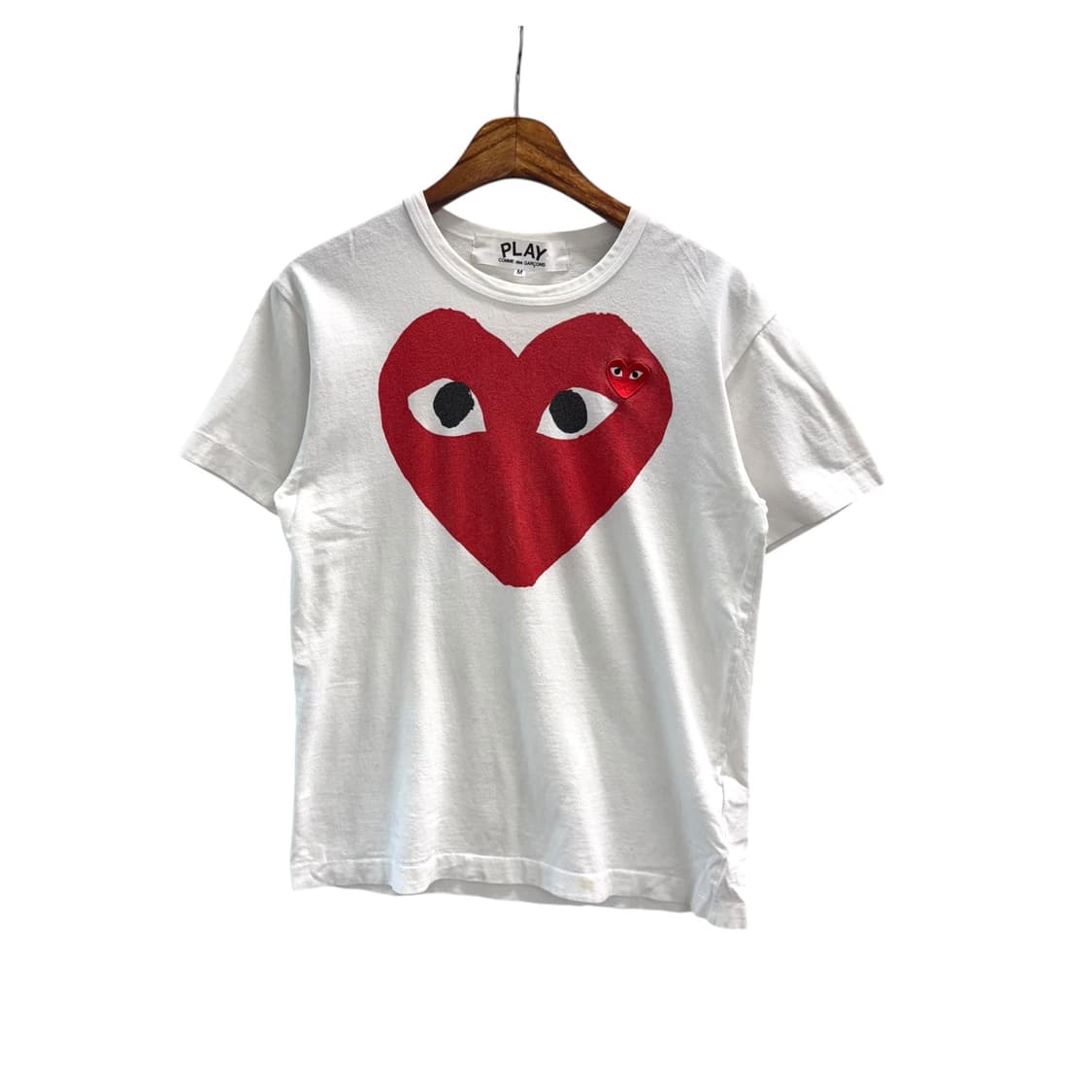 [M] 꼼데가르송 빅 레드 하트 와펜 반팔티 상품이미지3