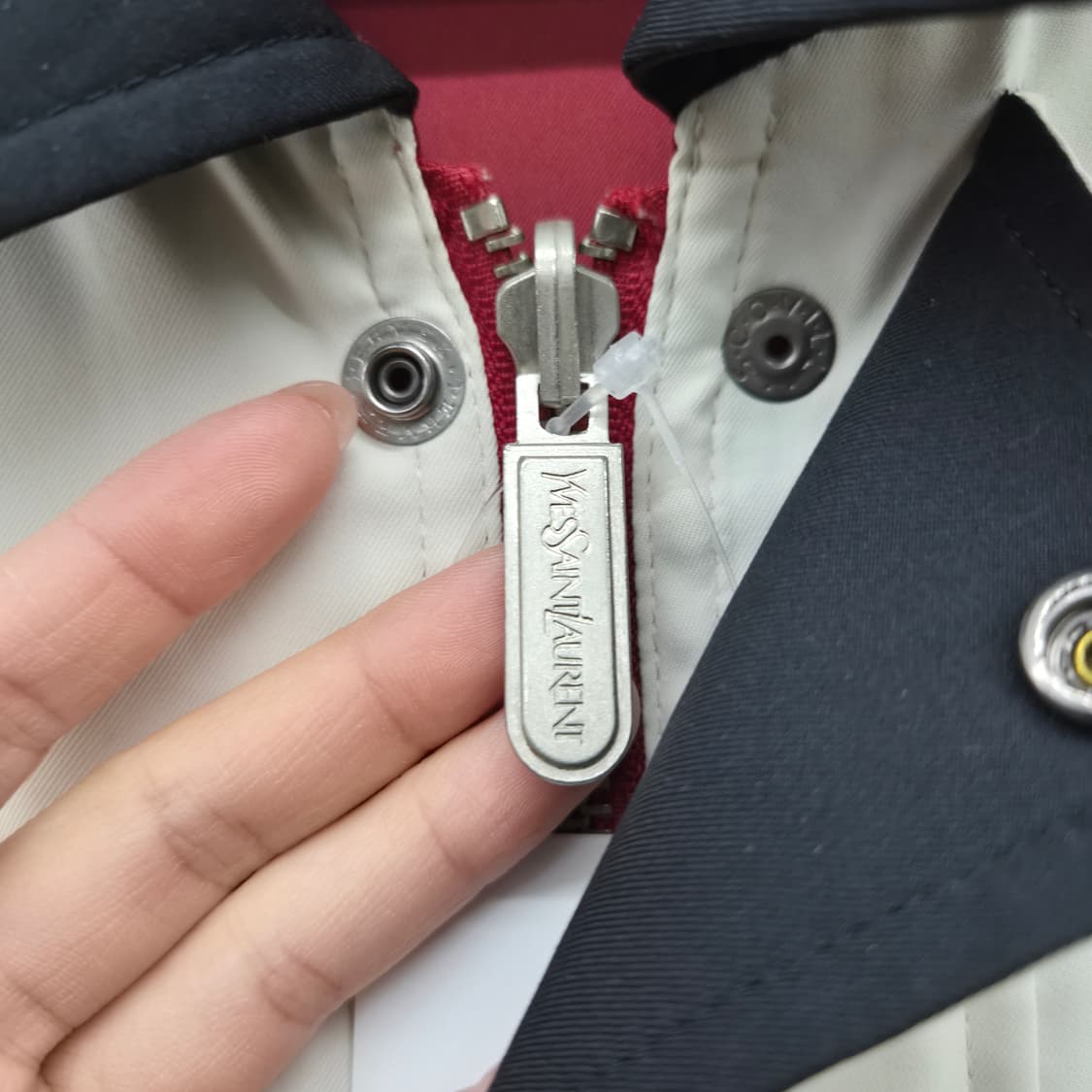 입생로랑 아이보리 앤 레드 리버시블 폴리쉘 자켓 남성 M 상품이미지6