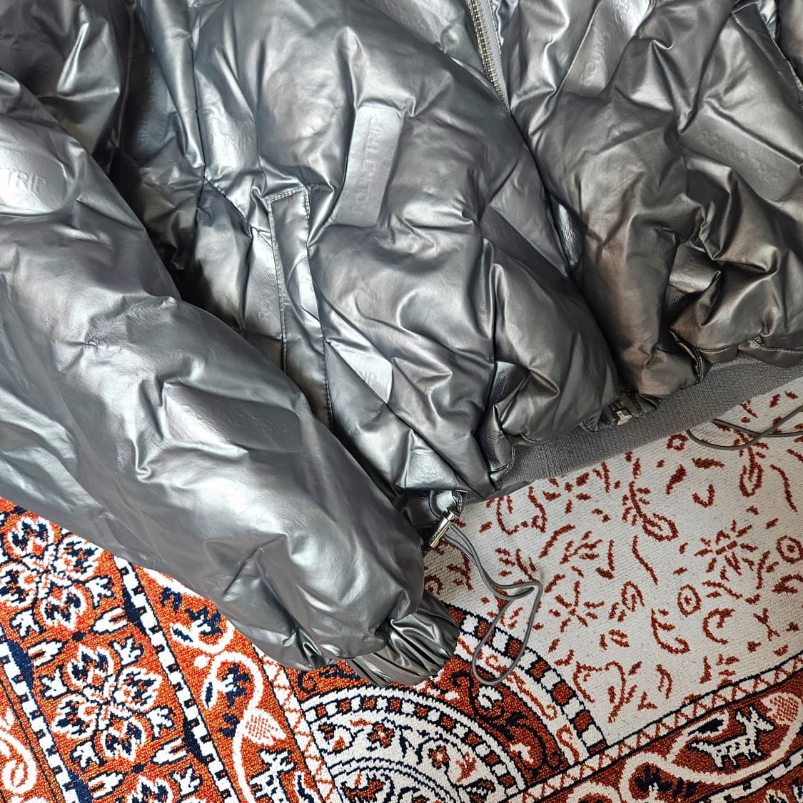 GYDA in Japan 빅 후드 유광 크롭 패딩 점퍼 Free  상품이미지2