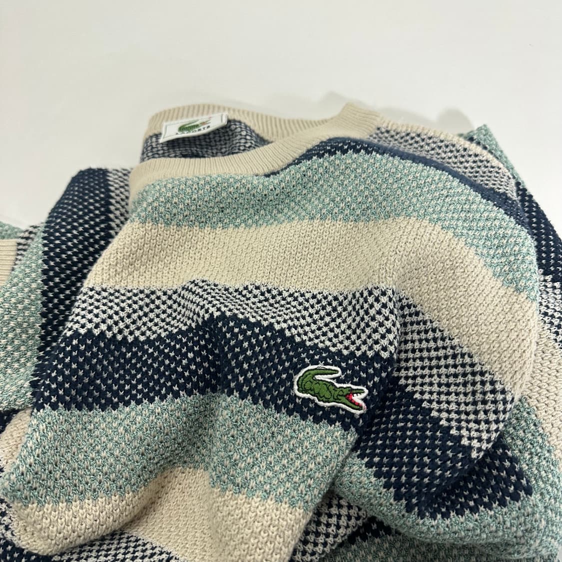 M 100 라코스테 단가라 루즈핏 라운드면니트 상품이미지2