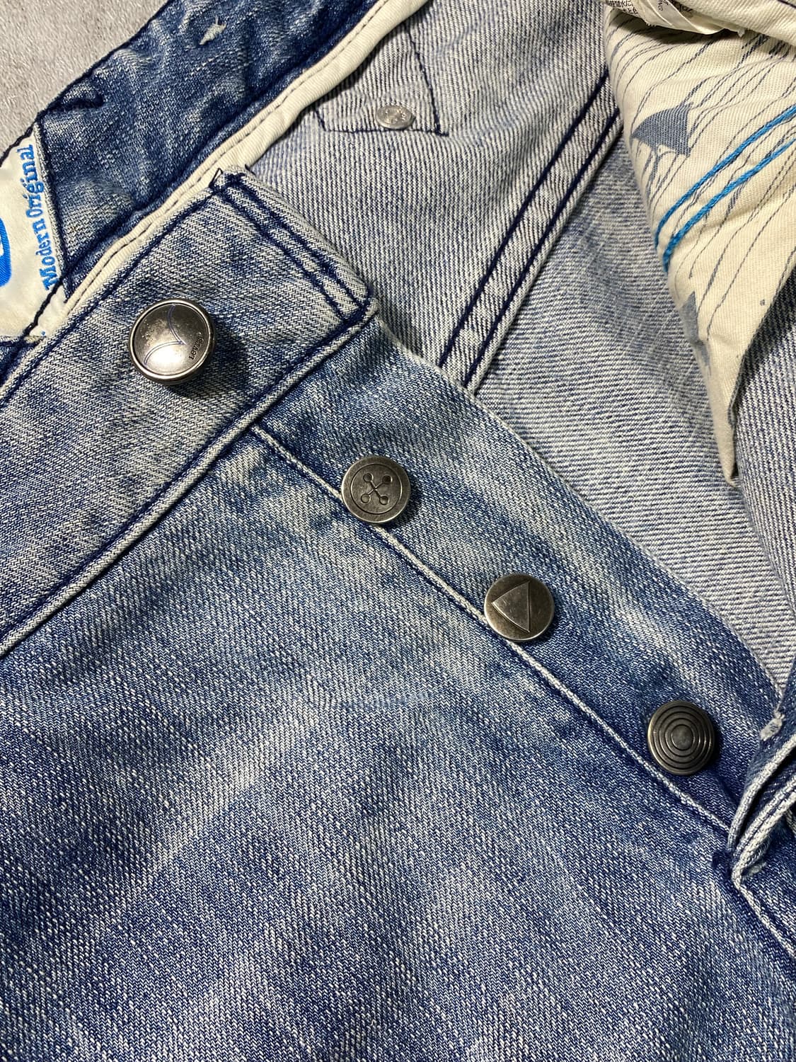 [32-33] Levi's 리바이스 모던 오리지널 신치백 데님팬츠 상품이미지4