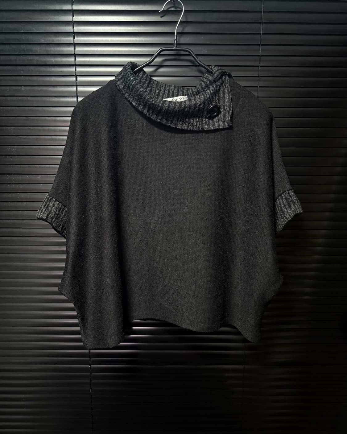 Lafon27 가오리핏 반팔 니트 골지 차콜 배색 카울 튜닉 하이넥 판쵸 상품이미지2